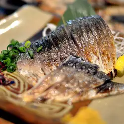 Broiled sushi mackerel