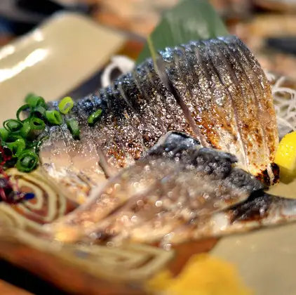 Broiled sushi mackerel