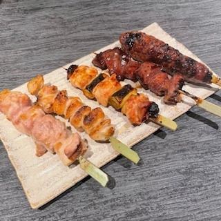 手ごねつくねと匠の大山どり串五本盛り