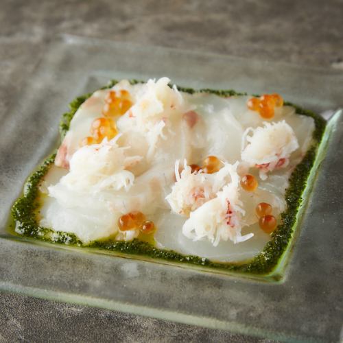 真鯛のカルパッチョ~うに・いくら・ズワイガニ添え~