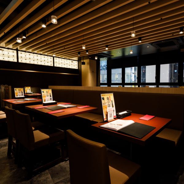 「俺の炭火焼ステーキ」が提供するコースは全て飲み放題付き⇒6,000円~!!日本が誇る黒毛和牛を炭火で一気に焼き上げることで肉本来の美味しさを閉じ込め、炭火焼きならではの風味をお楽しみいただけます♪会社宴会はもちろんのこと、飲み会、デートなど様々なシーンに◎