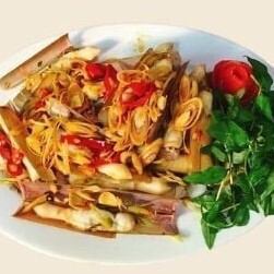 アゲマキ貝とレモンガラス辛子炒め