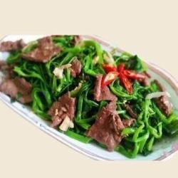 Stir-fried water spinach and beef