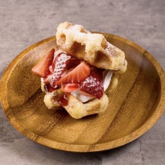 와플 티라미수/딸기