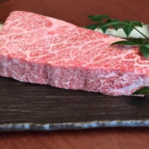[以這個價格精心挑選的國產牛肉！]我們的特色口味，受歡迎的菜單！特色牛肉♪