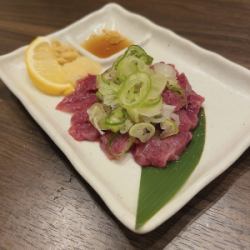 Horsemeat sashimi (lean meat)