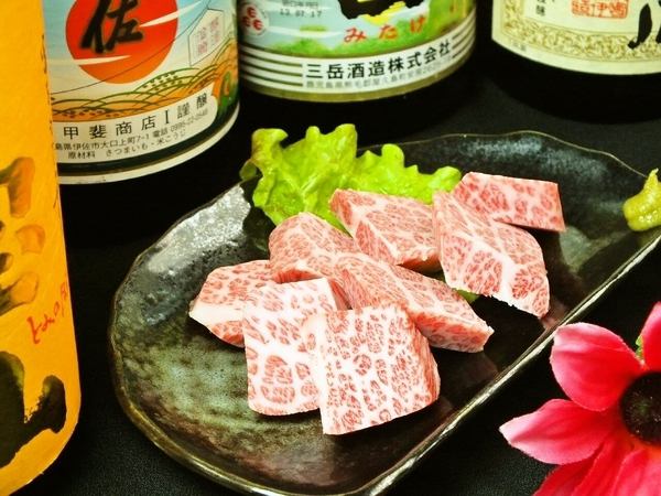 大人気【厚切り極上カルビ】ご用意しております。