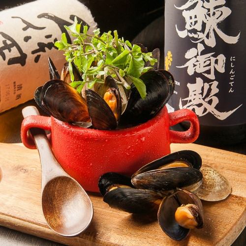 Steamed clams and mussels
