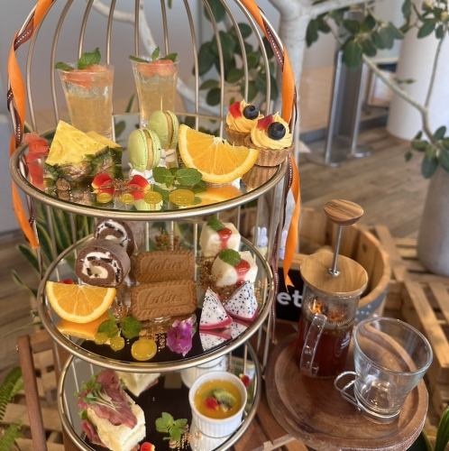 Afternoon tea set with 10 kinds of fruit.