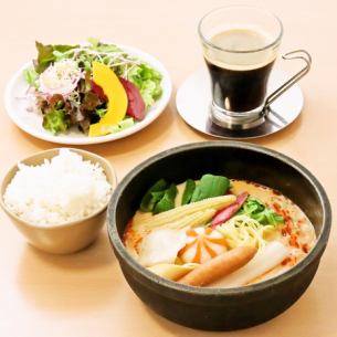 【カフェプレート】麻辣湯♪ライス・サラダ・ドリンク付き　（14時30分～19時LO）