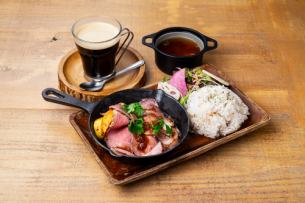 【カフェプレート】ローストビーフ♪ライス・サラダ・スープ・ドリンク付き（14時30分～19時LO）