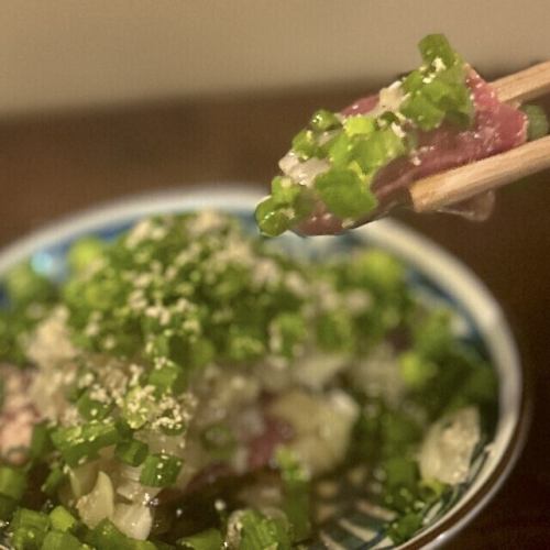 Nara Prefecture's top-class heart sashimi covered in green onions