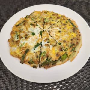 Shrimp and chive pancake