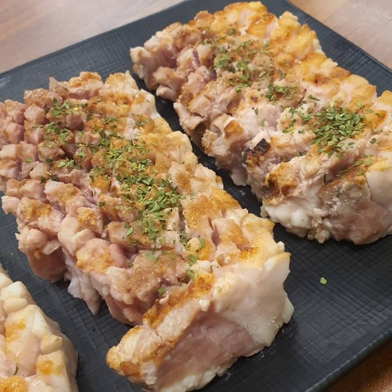 韓国人店主がつくる絶品サムギョプサルを堪能！