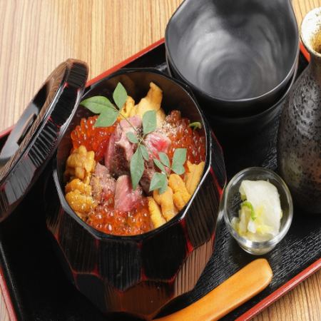 日本牛肉三吃三吃配鲑鱼子和海胆