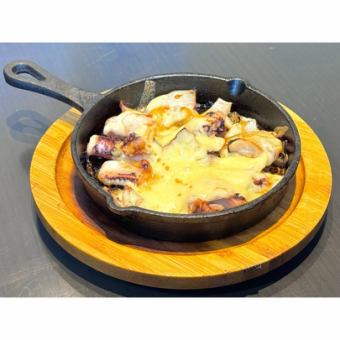 Grilled squid with mayo and cheese
