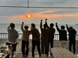 貸切対応！！海ドまん前　潮風を感じながら　気の合う仲間で　手ぶらで　ワイワイバーベキューが楽しめます♪店内から　綺麗なサンセットが見れます★