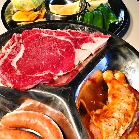 【リーズナブル手ぶらＢＢＱコース】選べる厳選肉と海鮮など　120分飲み放題付き　4500円