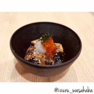 Charcoal-grilled salmon and salmon roe rice