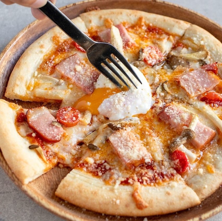 ピザやディナープレート、スイーツまで♪22:00までやってます♪