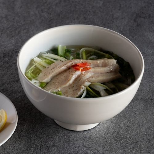 しっとりチキンと生野菜のフォー