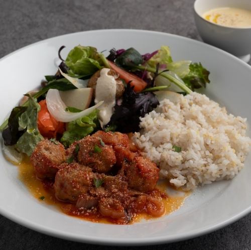 ポルペッティーネの軽いトマト煮込みプレート