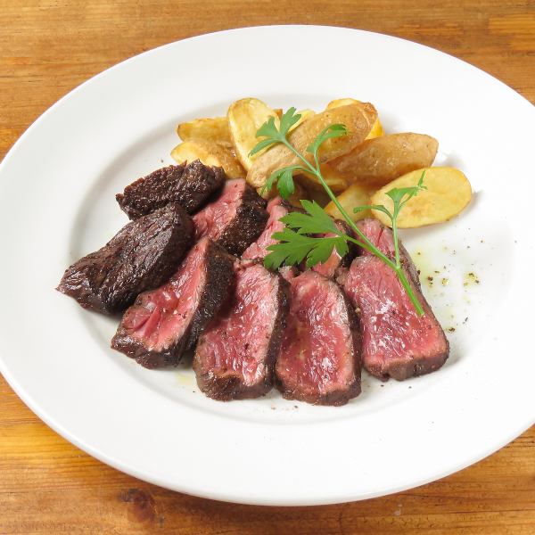 ≪Extremely impressive≫ Thoroughly enjoy a hearty meat dish that has been slowly grilled! 200g of top-grade prime-rank beef skirt steak from the USA