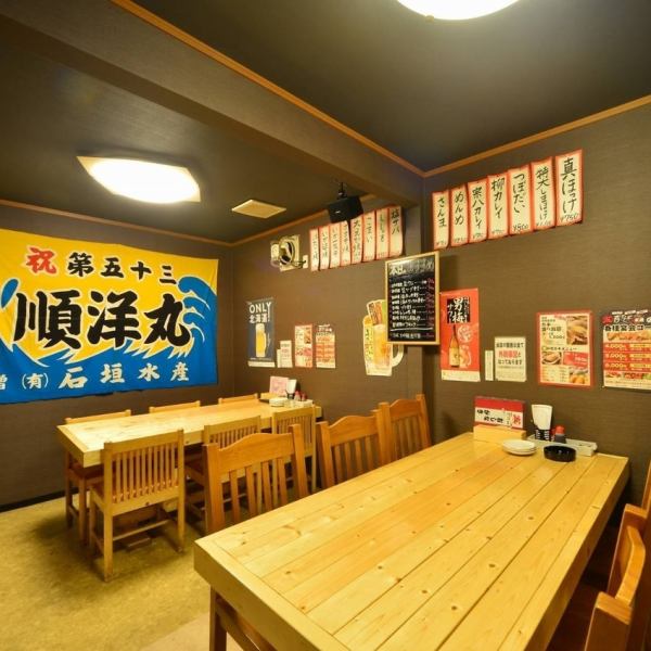 休闲餐桌座位可用于日常用餐、旅行期间用餐或与朋友或伙伴一起喝酒。