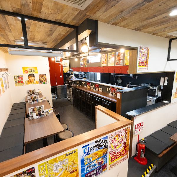 【各種ご宴会にも◎】ゆとりあるテーブルレイアウトとなっておりますので、少人数から団体様での各種ご宴会まで対応OK!仕事終わりの飲み会はもちろん、ご友人同士の集まりにも♪リーズナブルでコスパ良しのお料理を皆様でお楽しみください◎