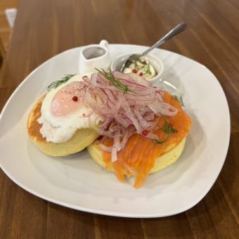 スモークサーモンパンケーキ