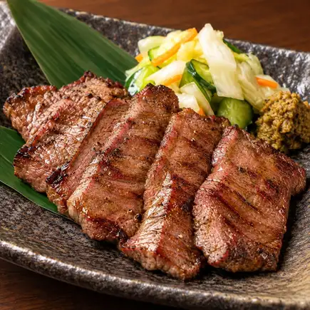 【3小时畅饮】烤牛舌×5片新鲜港口直送刺身拼盘×什锦天妇罗——“花月”8道/9道菜套餐 7120日元 ⇒ 6000日元