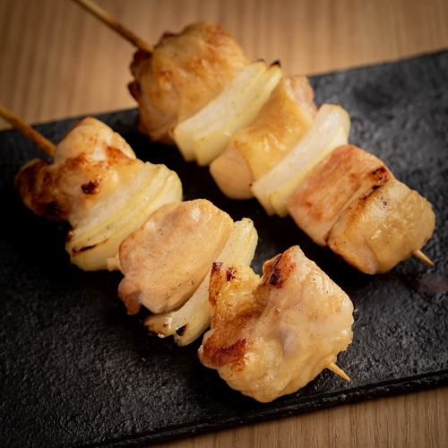 Chicken thigh skewer (salt, sauce)