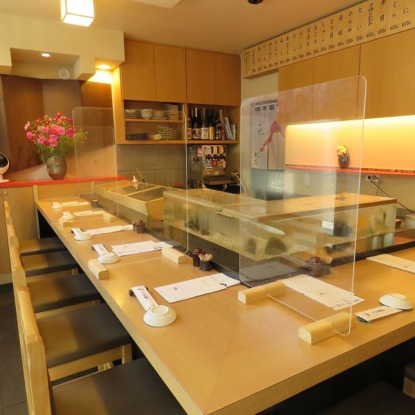 可以看到手邊的櫃檯氣氛很好☆在你面前吃的壽司很特別！與你所愛的人一起回憶，一定要來櫃檯☆先到先得，所以儘早預訂。