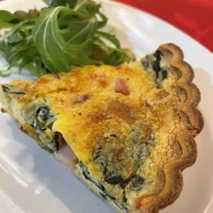 ベーコンとほうれん草のキッシュ