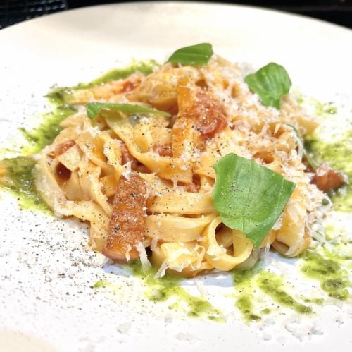 トマトとベーコンの生パスタ