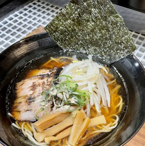 ランチタイムは中華そばやすながをご利用下さい。