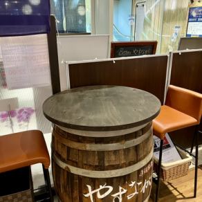 お祝いにもおすすめな2名用テーブルは、控えめな装飾で上品な雰囲気。