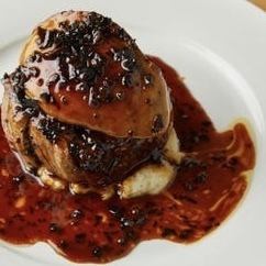 阿波牛サーロインのフォワグラ添え・ロッシーニ風
