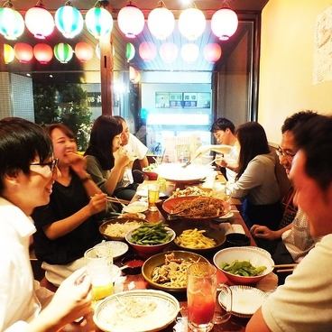 A popular bar where students and office workers gather! Cheers with a stupid beer mug~☆