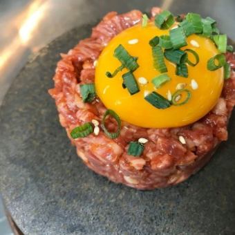 【お料理のみ】《ちょっと贅沢コース》「あかみユッケ」や「ヒレと赤身希少部位盛合せ」など