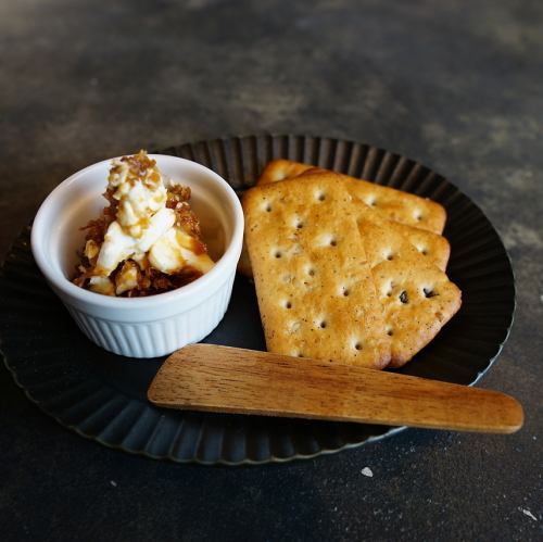 あんだんすーチーズ 五穀クラッカー