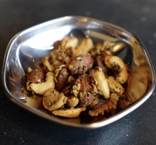 自家製ハーブ&オニオンナッツ