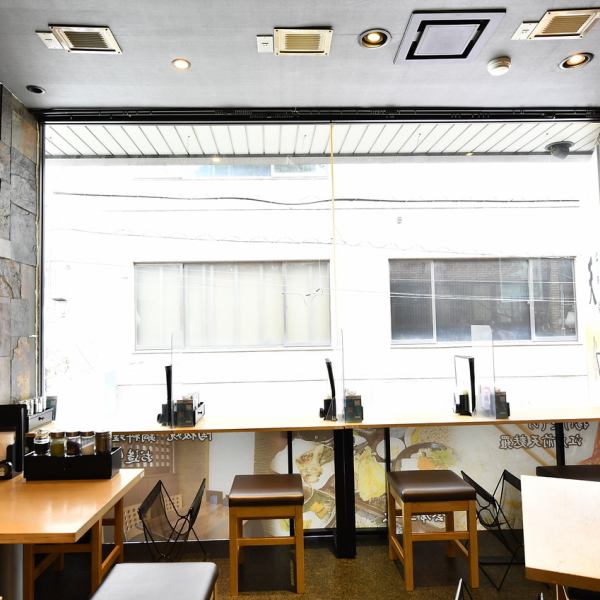 [1 minute walk from Machiya Station] Our shop is conveniently located a 1 minute walk from Exit 1 of Machiya Station on the Chiyoda Subway Line.When you want to drink alone on your way home from work, when you want to enjoy a meal with your family, or when you want to have a small gathering with friends, you can feel free to use it at various genes.