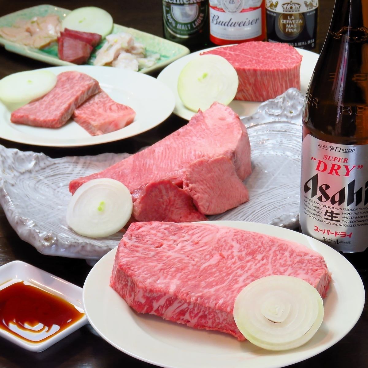 9 minutes walk from Minowa Station! Charcoal-grilled yakiniku is attractive. Courses are also available, so it's perfect for parties.