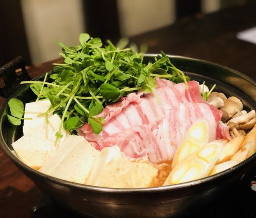 豚バラと豆苗のコリアン鍋