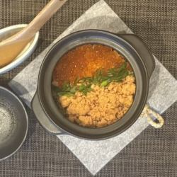 鮭といくらの土鍋ごはん