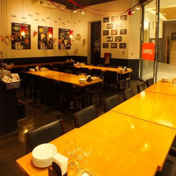 《Seaside Makuhari × Chartered》 Popular space for parties etc. ♪ Ceiling is high and atmosphere ◎ You can freely join the table so please feel free to call us!