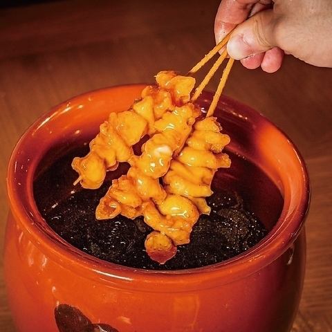 A must-have item at a thermae is yakitori! Start with a skewer and a toast!