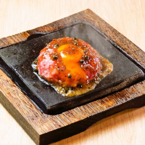 Fatty hamburger steak with pepper sauce