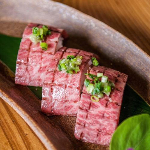 Meat sushi that is born because you have absolute confidence in the freshness!